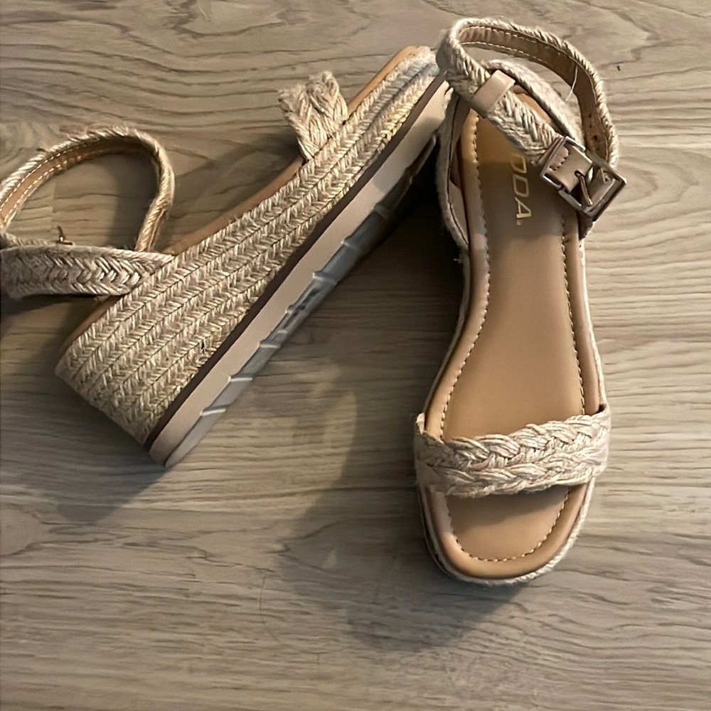 Wedge sandles